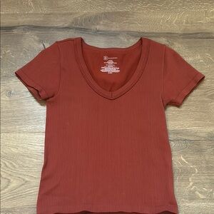 Juniors ribbed Rust V-Neck Top